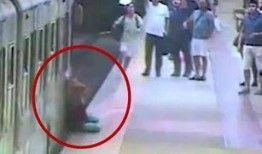 缅甸火车事件吃瓜视频完整版,惊心动魄的现场还原，完整版吃瓜视频揭秘真相