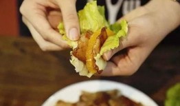 吃哈密瓜烤肉视频,夏日美食新体验